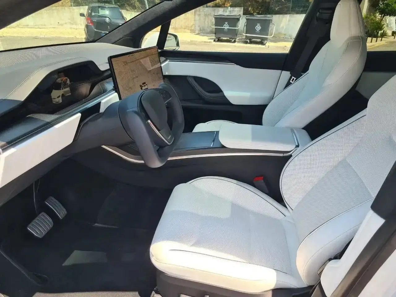 2023 - Plaid AWD - Blanco